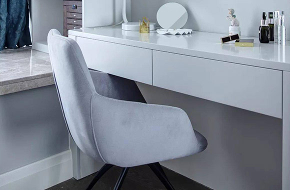 臥室的梳妝臺(tái) 臥室的梳妝臺(tái)